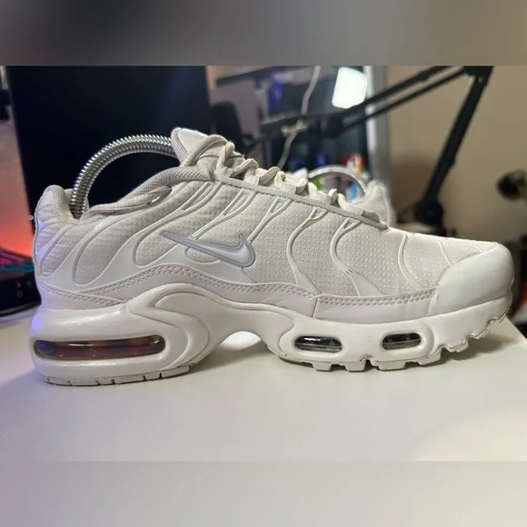 Nike Air Max Plus - Picture 3 of 10